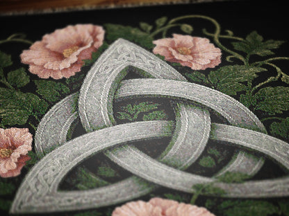 Celtic Triquetra Large Wall Tapestry, Woven Throw Blanket, Witchcore Wall Decor Over The Bed, Gift for Her, Wiccan Altar Cloth Gift